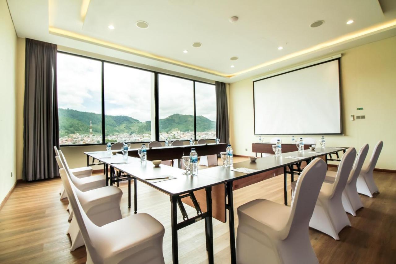 Parkside Gayo Petro Hotel Takengon Exterior foto